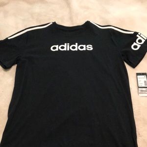 🎉6/$30 bundle🎉 Adidas t- shirt